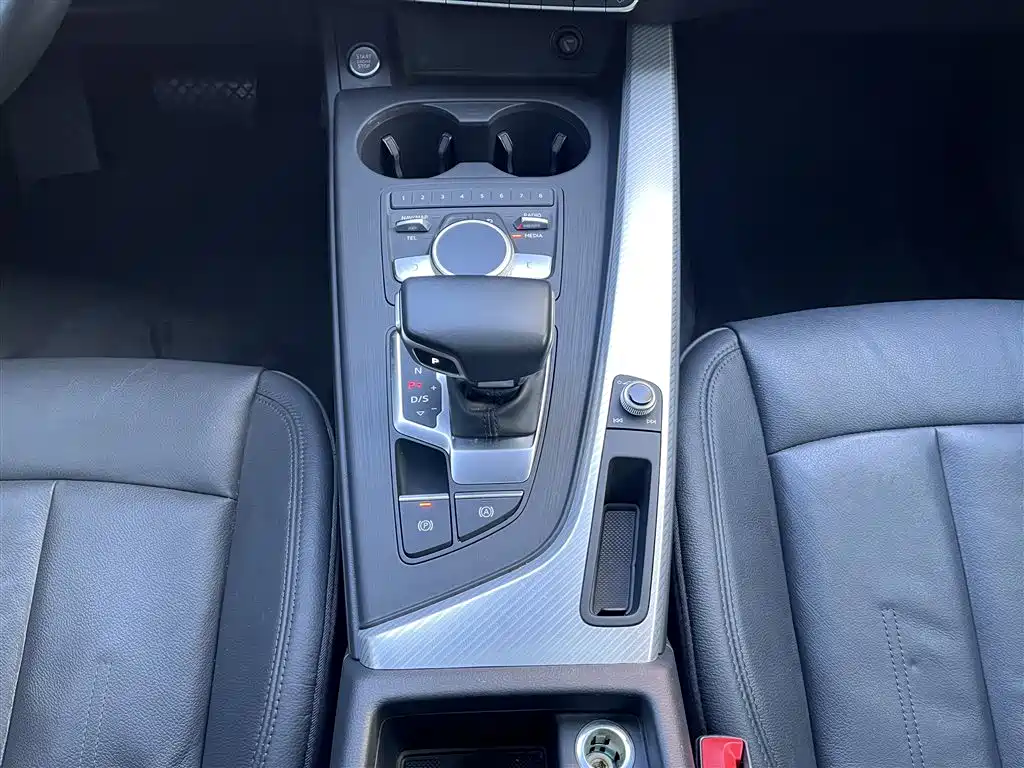Audi A4L 2017 Plus 40 TFSI Fashion фото 13