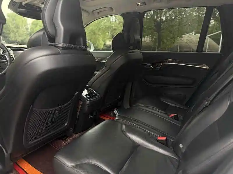 Photo 8 - Volvo XC90