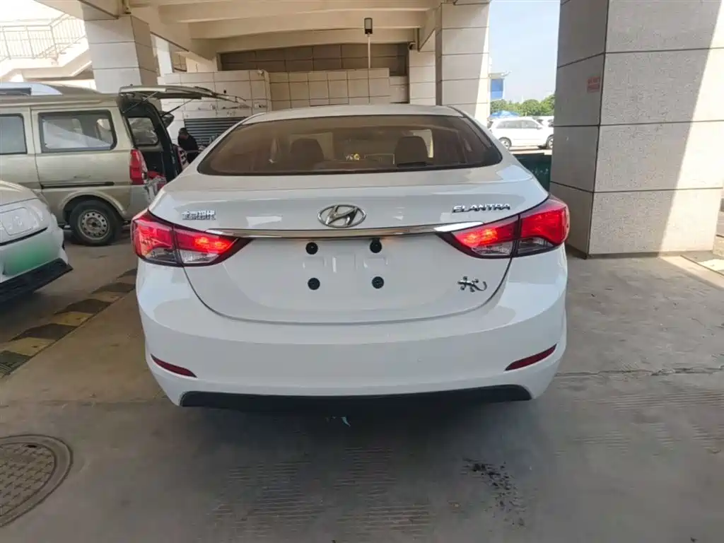 Hyundai Langdong 2016 1.6L Automatic Smart Edition фото 6