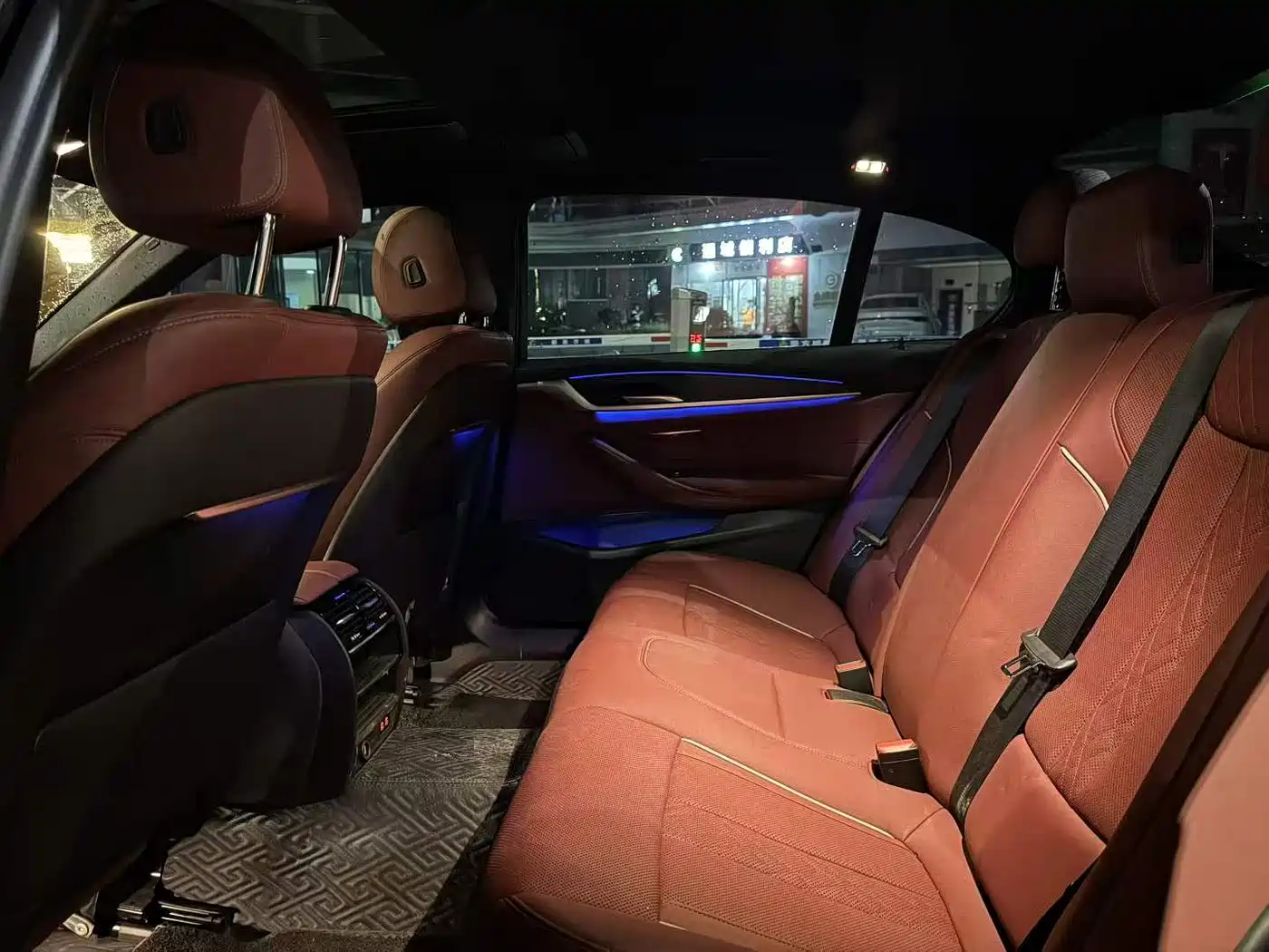 Photo 5 - BMW 5 Series