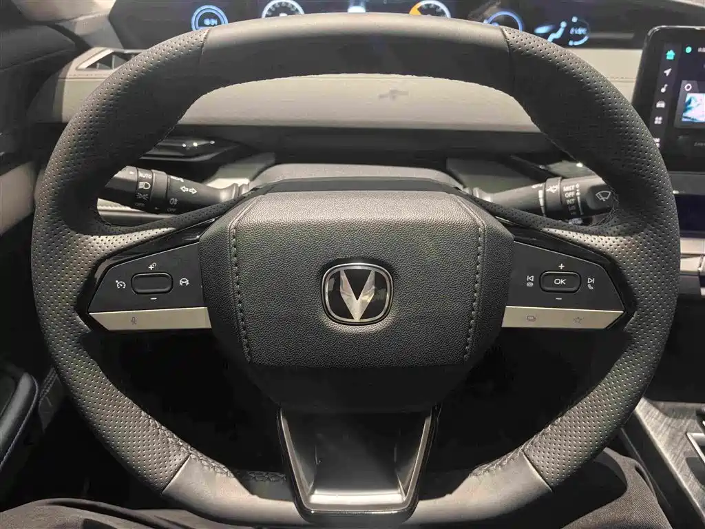 Changan UNI-V iDD 2023 2023 Smart Electric iDD 1.5T 113km Smart Fun Type (Rapid Edition)
