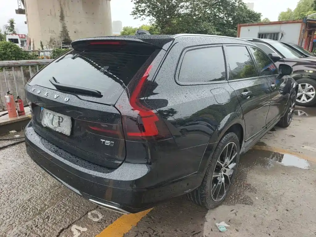 Фото 7 - Volvo V90