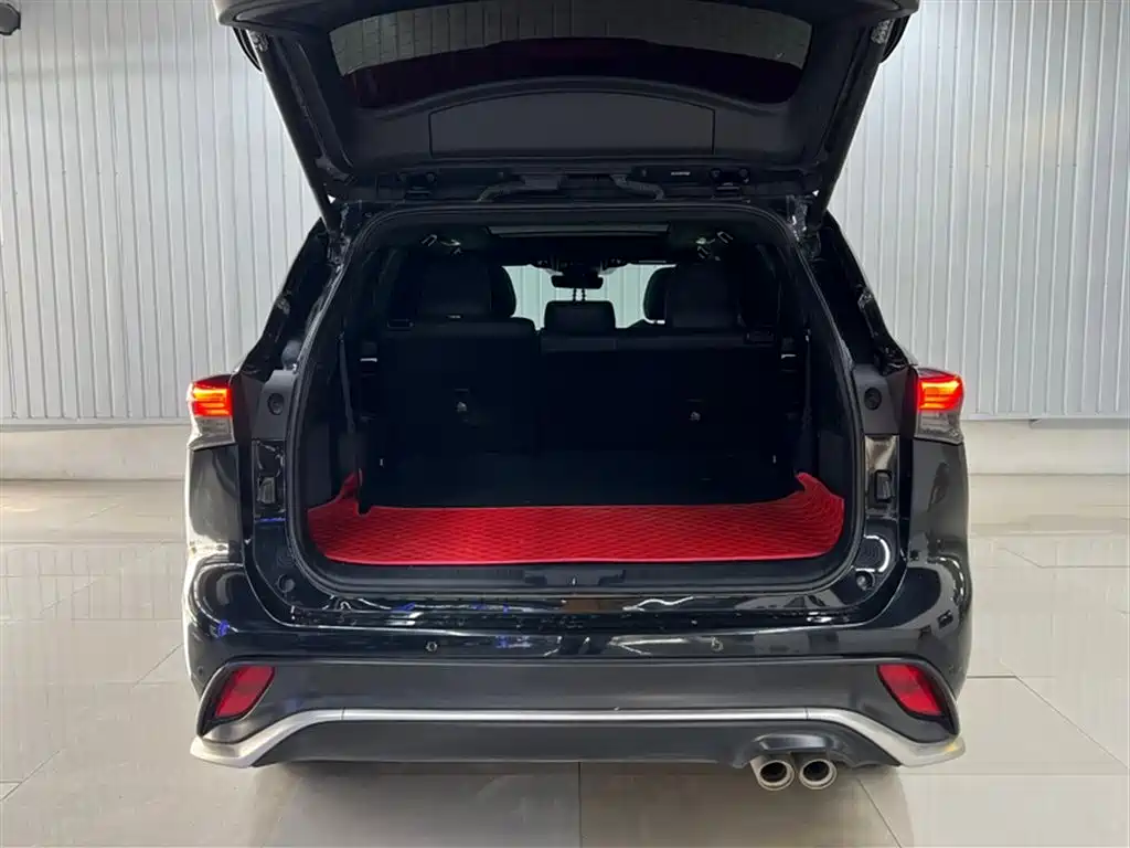 Toyota Crown Kluger 2023 2.5L HEV AWD Premium Edition фото 20