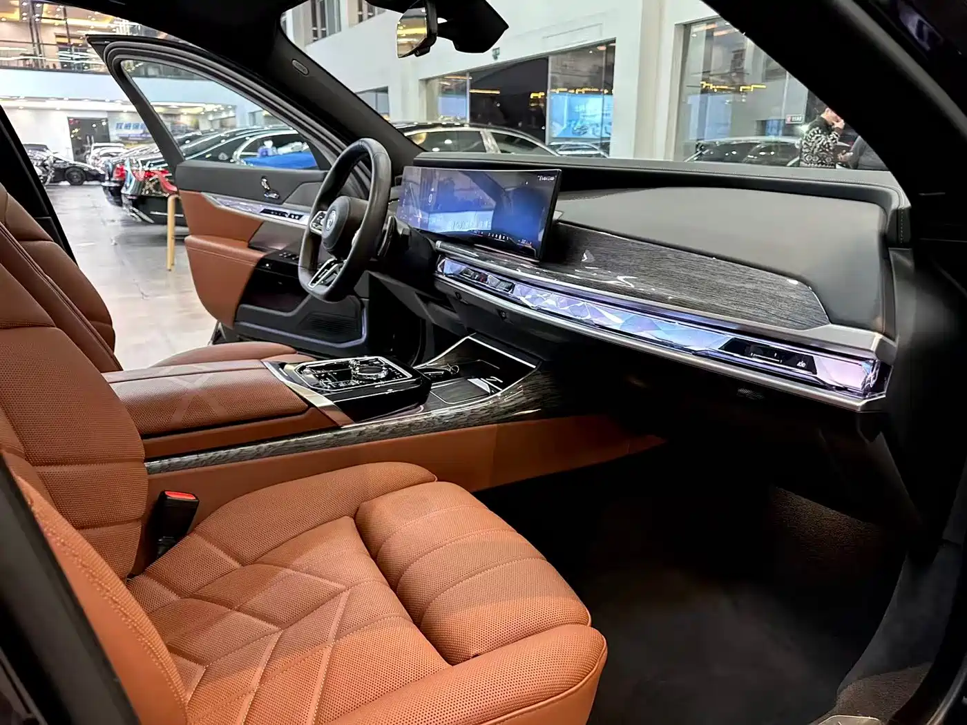 BMW 7 Series 2023 740Li Exclusive M Sport Package фото 9