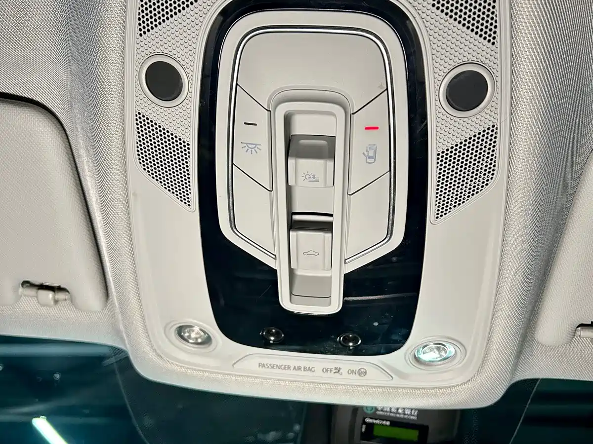 Фото 22 - Audi A4L