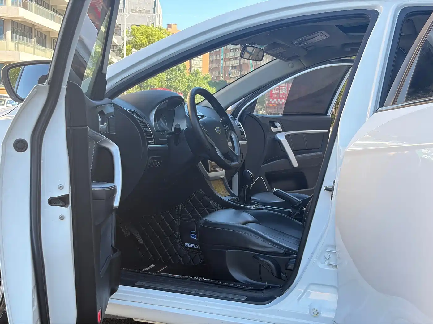 Фото 9 - Geely Emgrand
