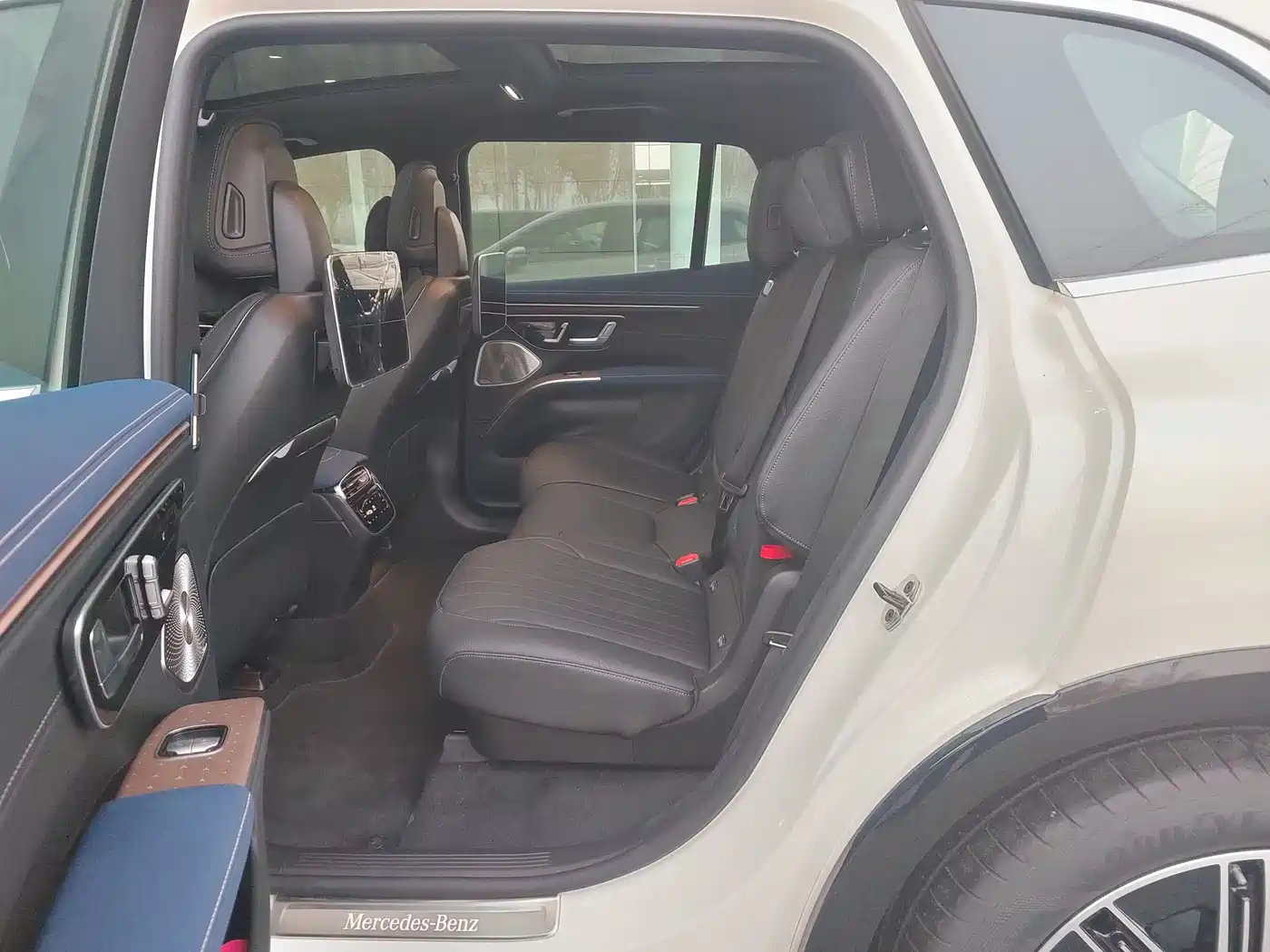 MERCEDES-BENZ EQS SUV