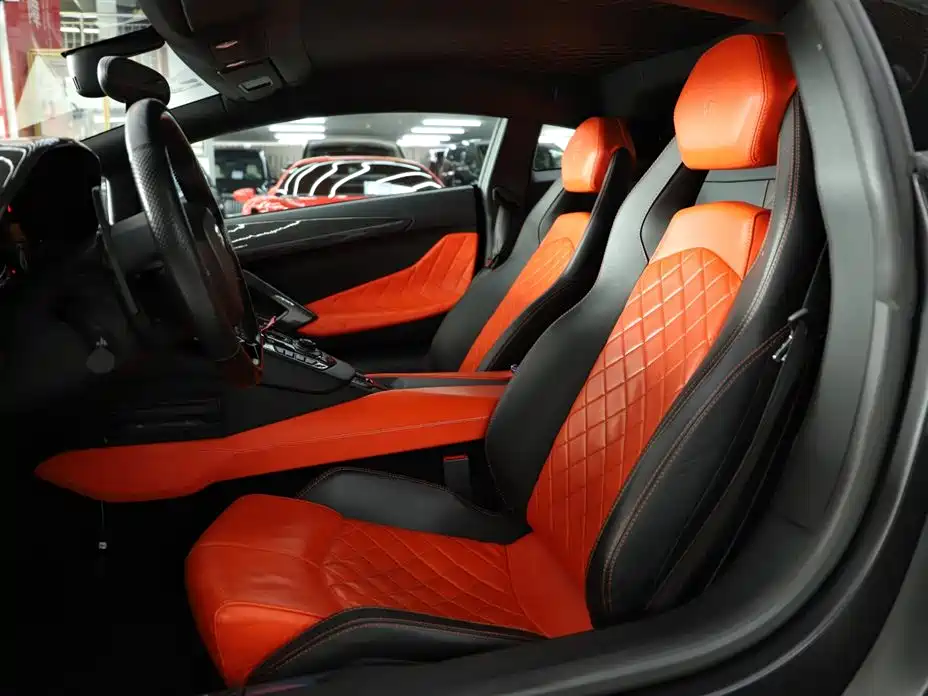 Lamborghini Aventador 2011 LP 700-4 фото 6