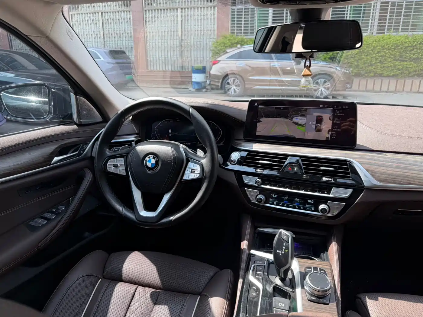 BMW 5 Series 2021 530Li Premium Luxury Package фото 19