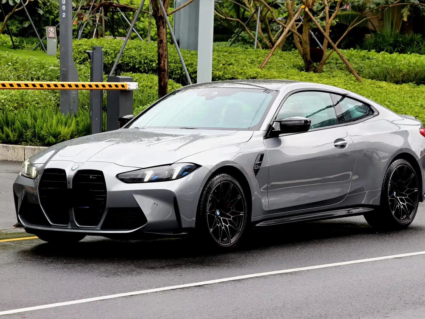 BMW M4 2026 2024 BMW M4 Coupe M xDrive Competition