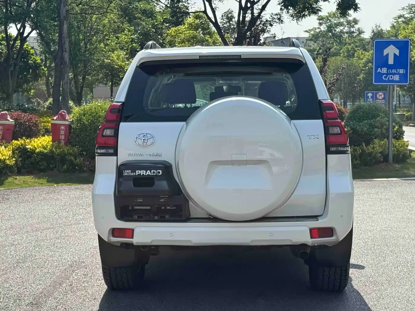 Toyota Prado 2018 3.5L Automatic TX-L Rear-mounted Spare Tire фото 6