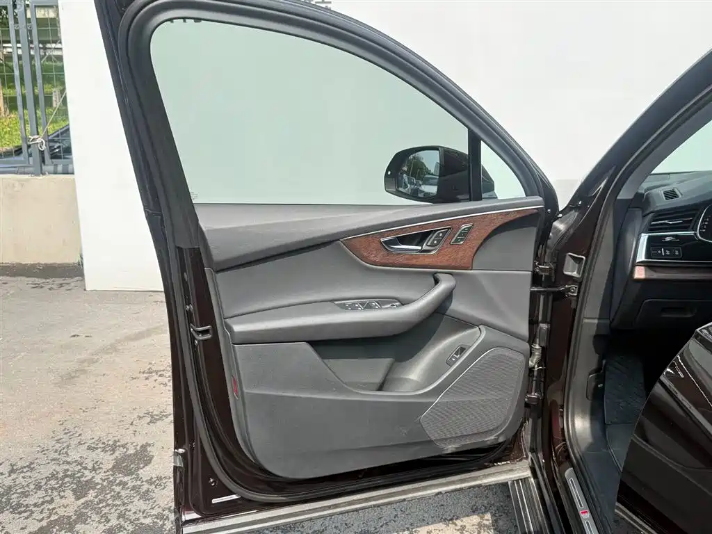 Audi Q7 2021 45 TFSI quattro S line Sport фото 17