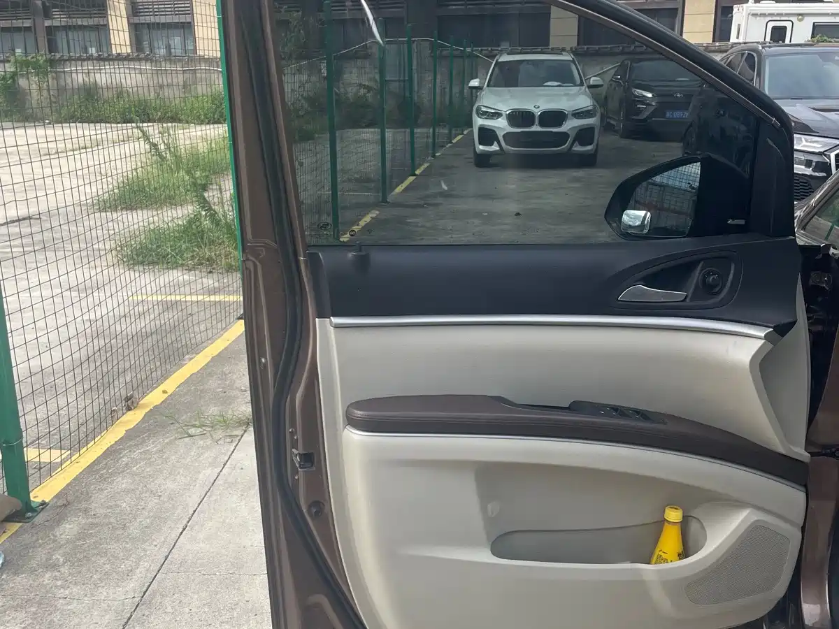 Фото 20 - Buick GL8