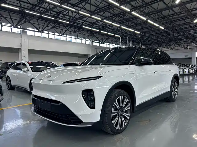 NIO ES8 2023