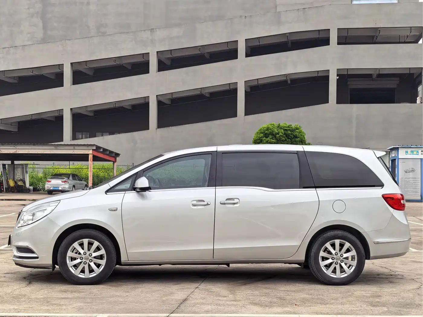 Buick GL8 2017 25S Comfort China V фото 6