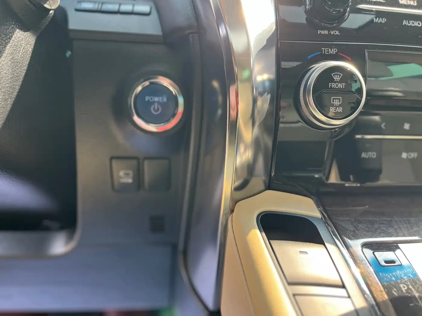 Toyota Alphard 2021 Hybrid 2.5L Premium фото 14