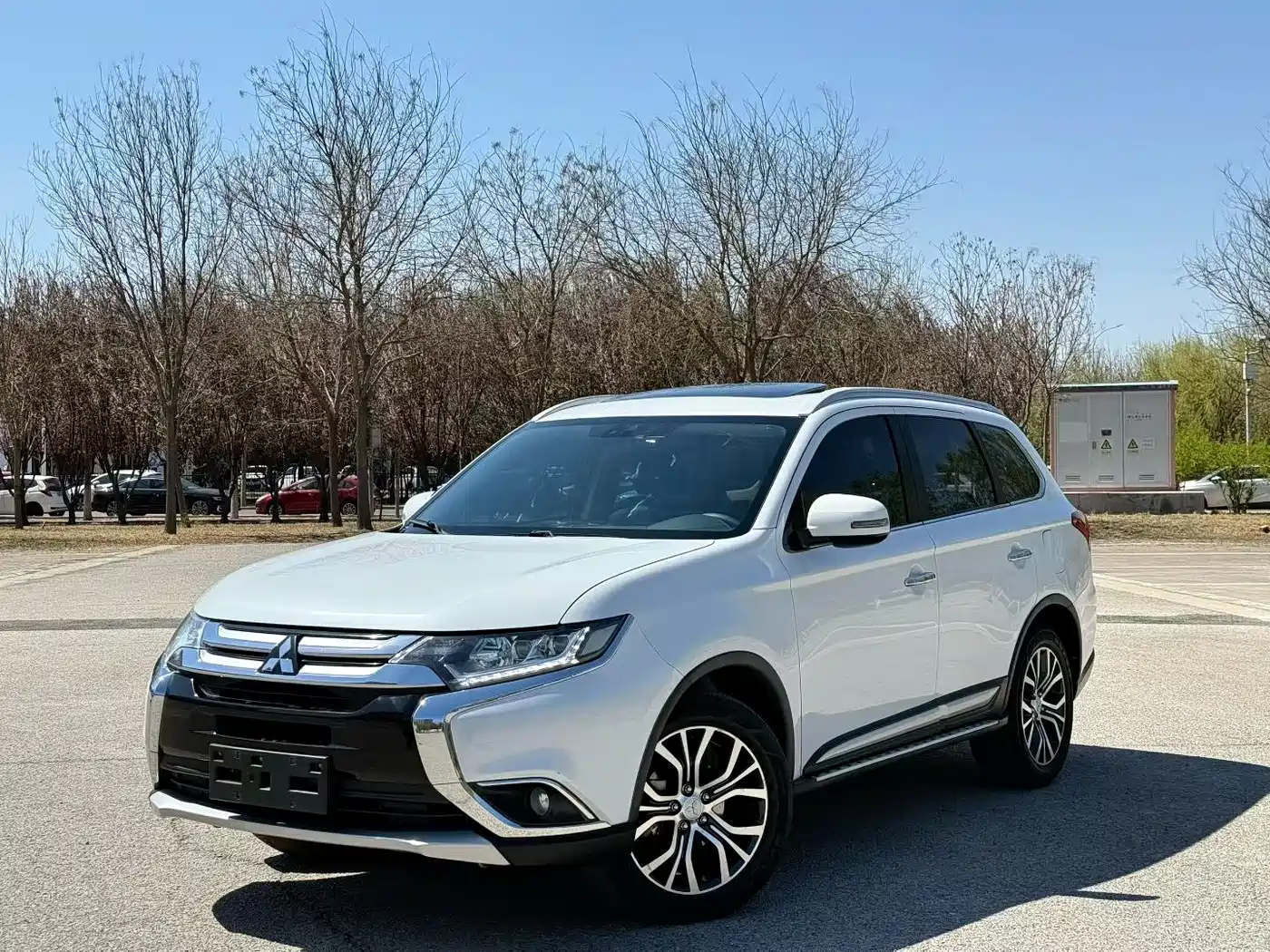 MITSUBISHI OUTLANDER
