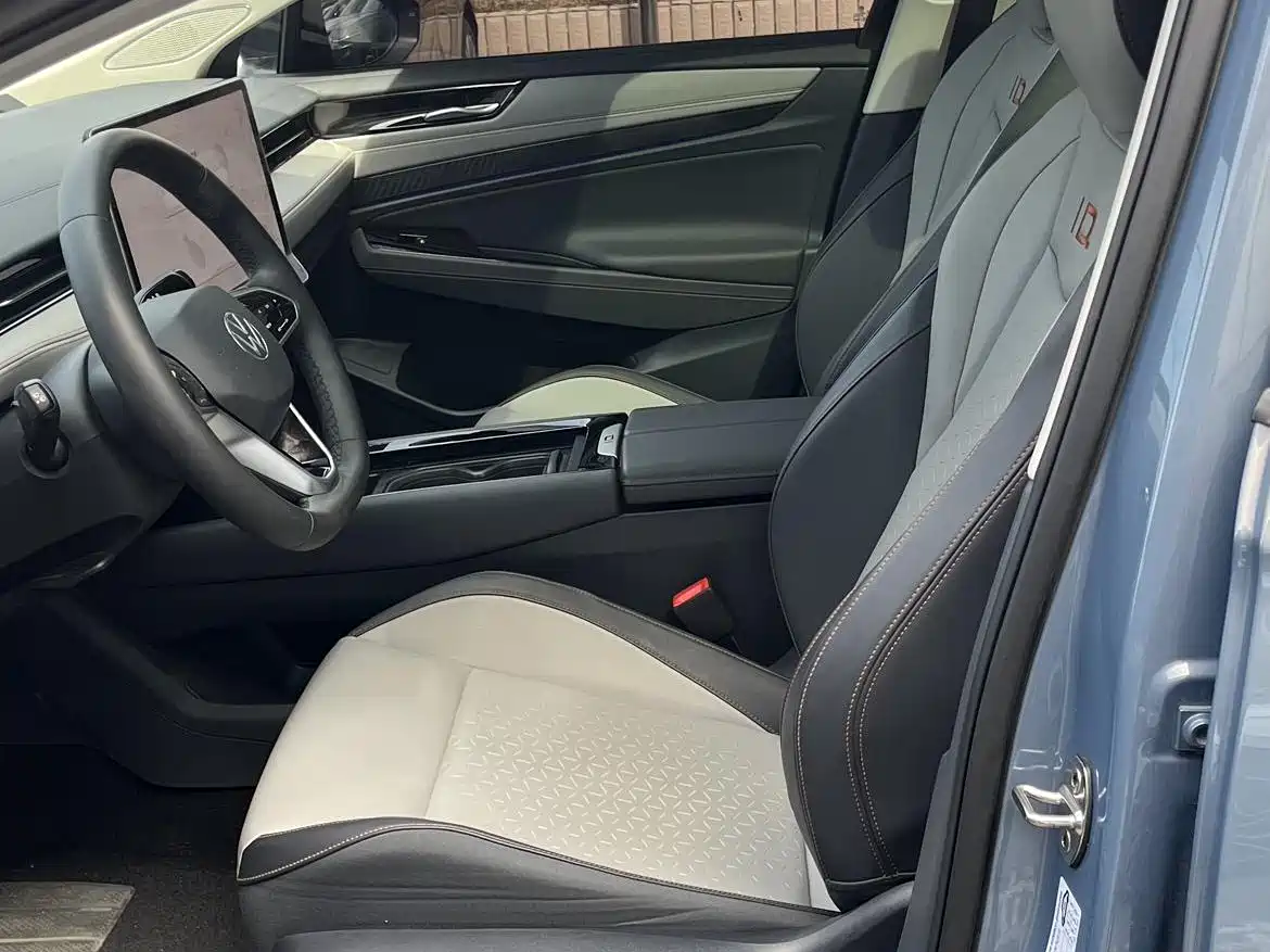 VOLKSWAGEN ID.7 VIZZION