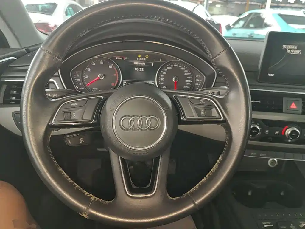 Фото 11 - Audi A4L