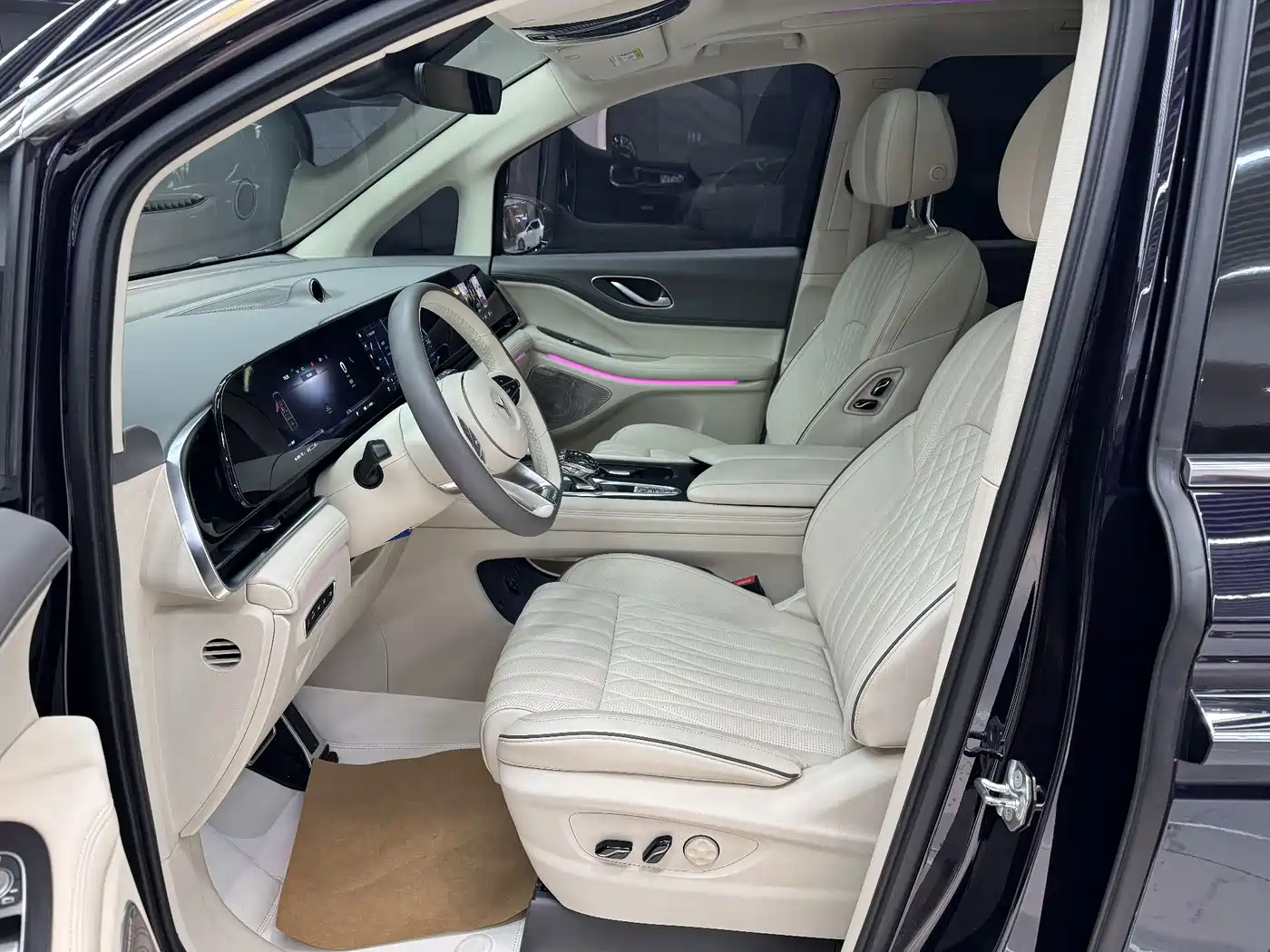 Voyah Auto Voyah Dreamer 2022 Low-carbon Dream+Smart Package фото 9