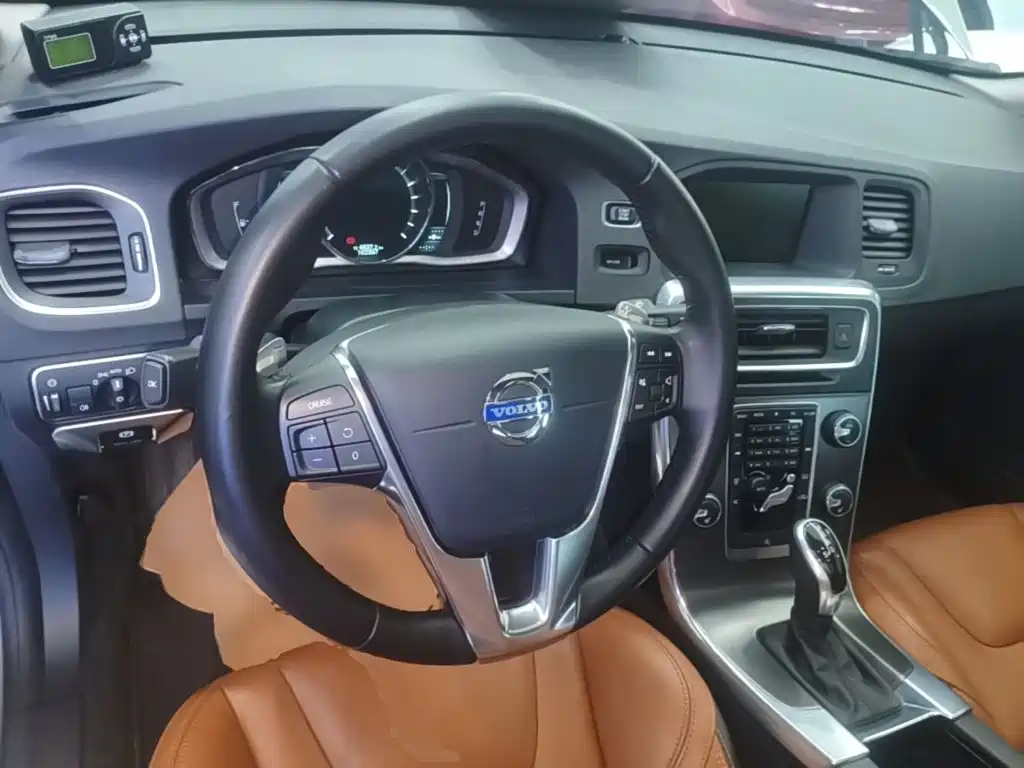 Volvo V60 2017 2014 T5 Wisdom & Elegance