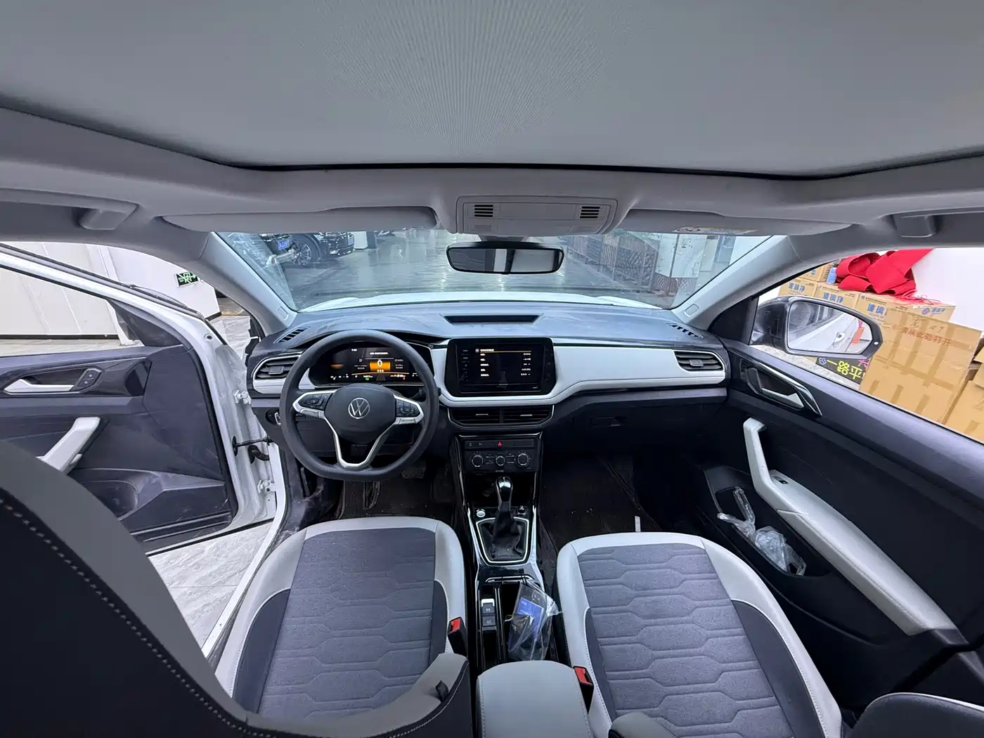 Volkswagen Tharu 2025 Model Rising Star 1.5L Advance Edition фото 5