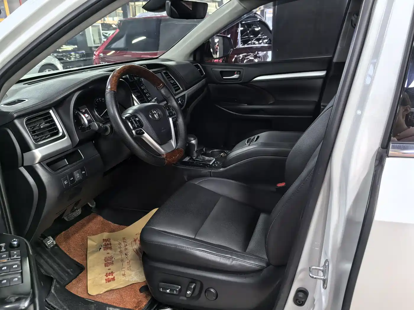 Toyota Highlander 2018 2.0T 4WD Luxury 7-seater China VI фото 7