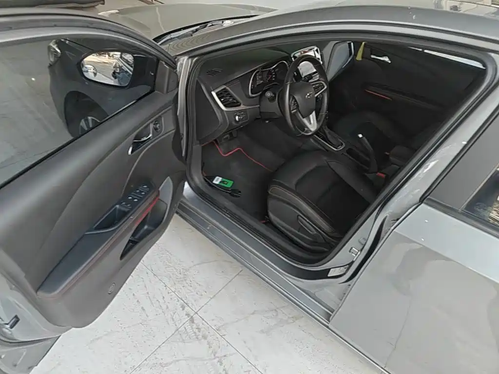 Chevrolet Monza 2019 2019 RS 330T Auto Smooth Edition China VI