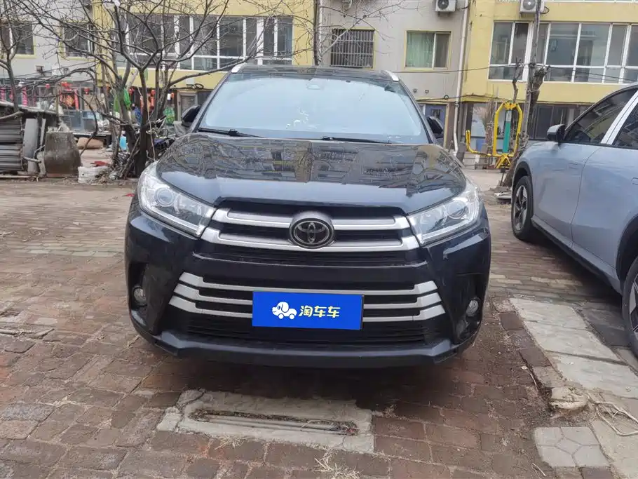 TOYOTA HIGHLANDER