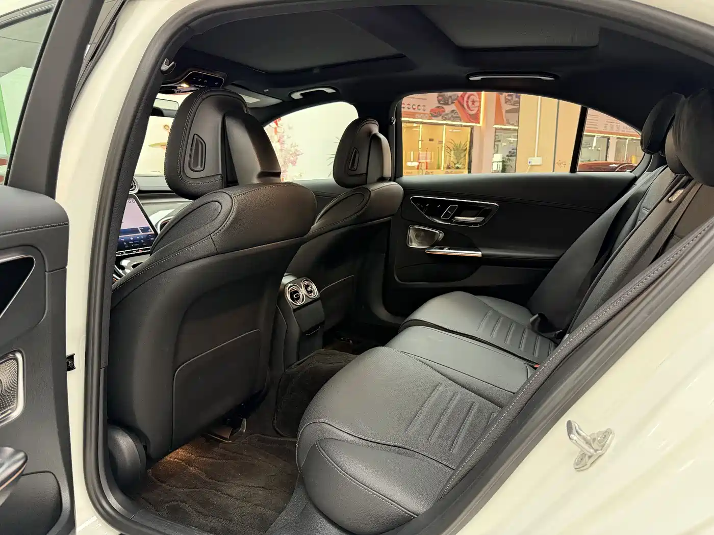 Mercedes-Benz C-Class 2023 C 260 L Night Edition Sport фото 7