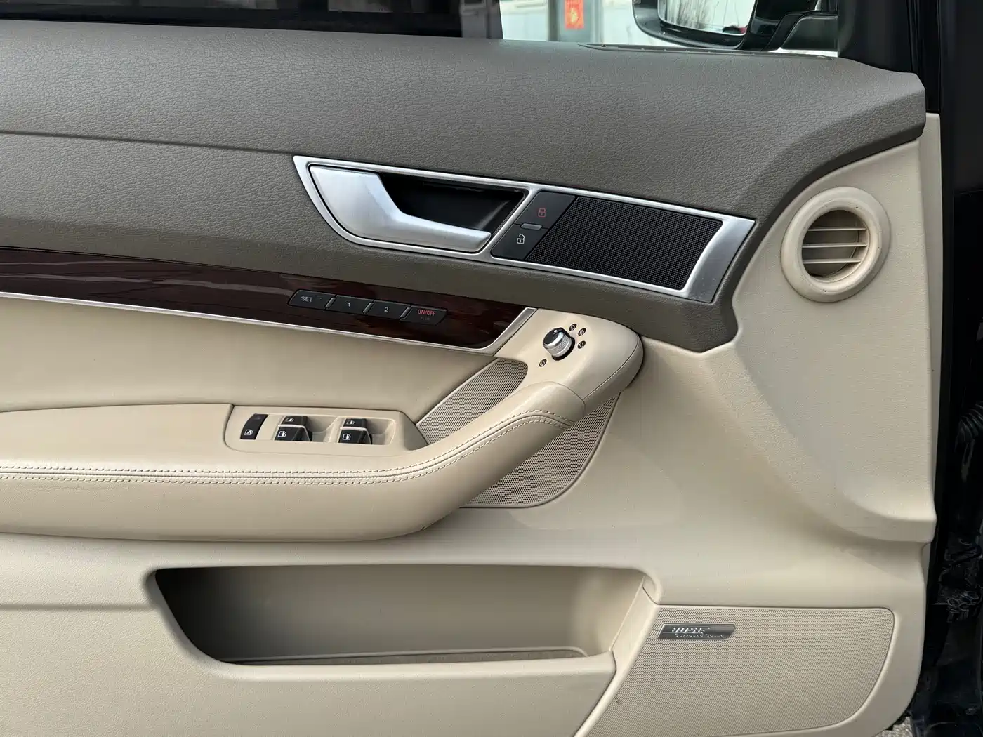 Audi A6L 2010 3.0 TFSI quattro Luxury фото 14