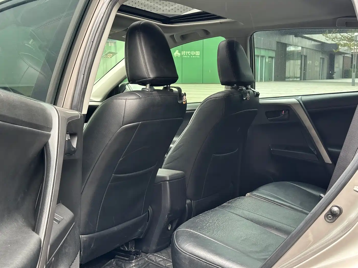 Toyota RAV4 Rongfang 2016 2.0L CVT 2WD Trend (China V) фото 6