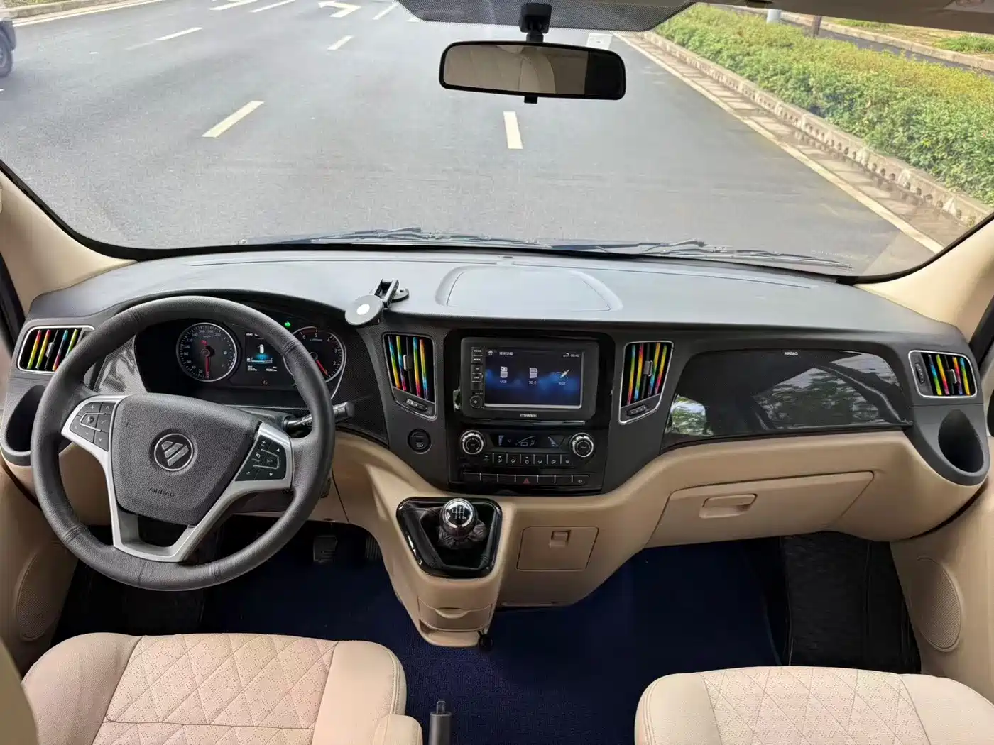 Foton Tuyano 2023 2023 2.0T Passenger Luxury Manual Long Wheelbase Medium Roof Single Rear Tire 9-Seater (Commercial)