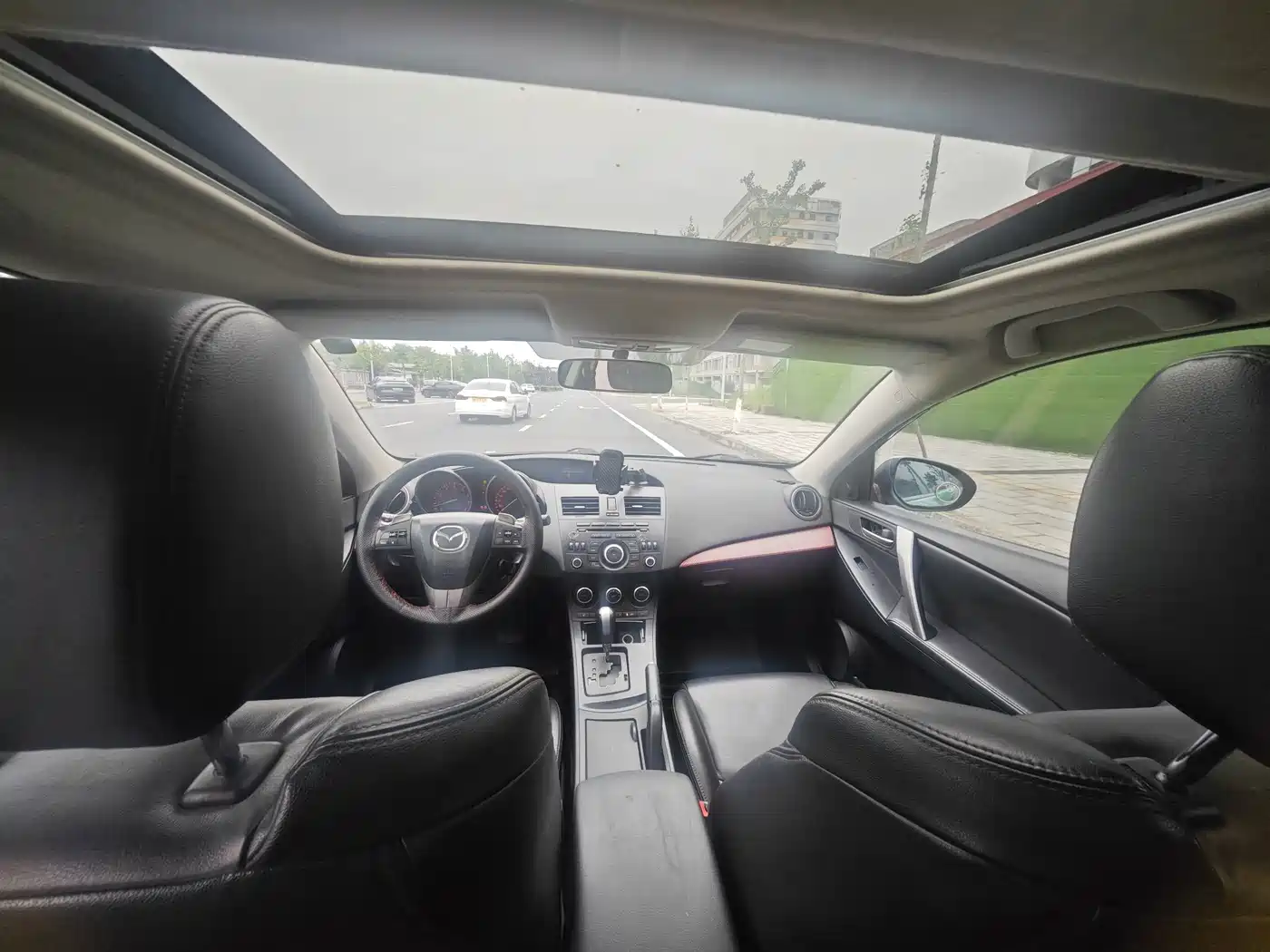 Mazda Mazda3 Axela 2012 2012 Hatchback 2.0L Automatic Luxury