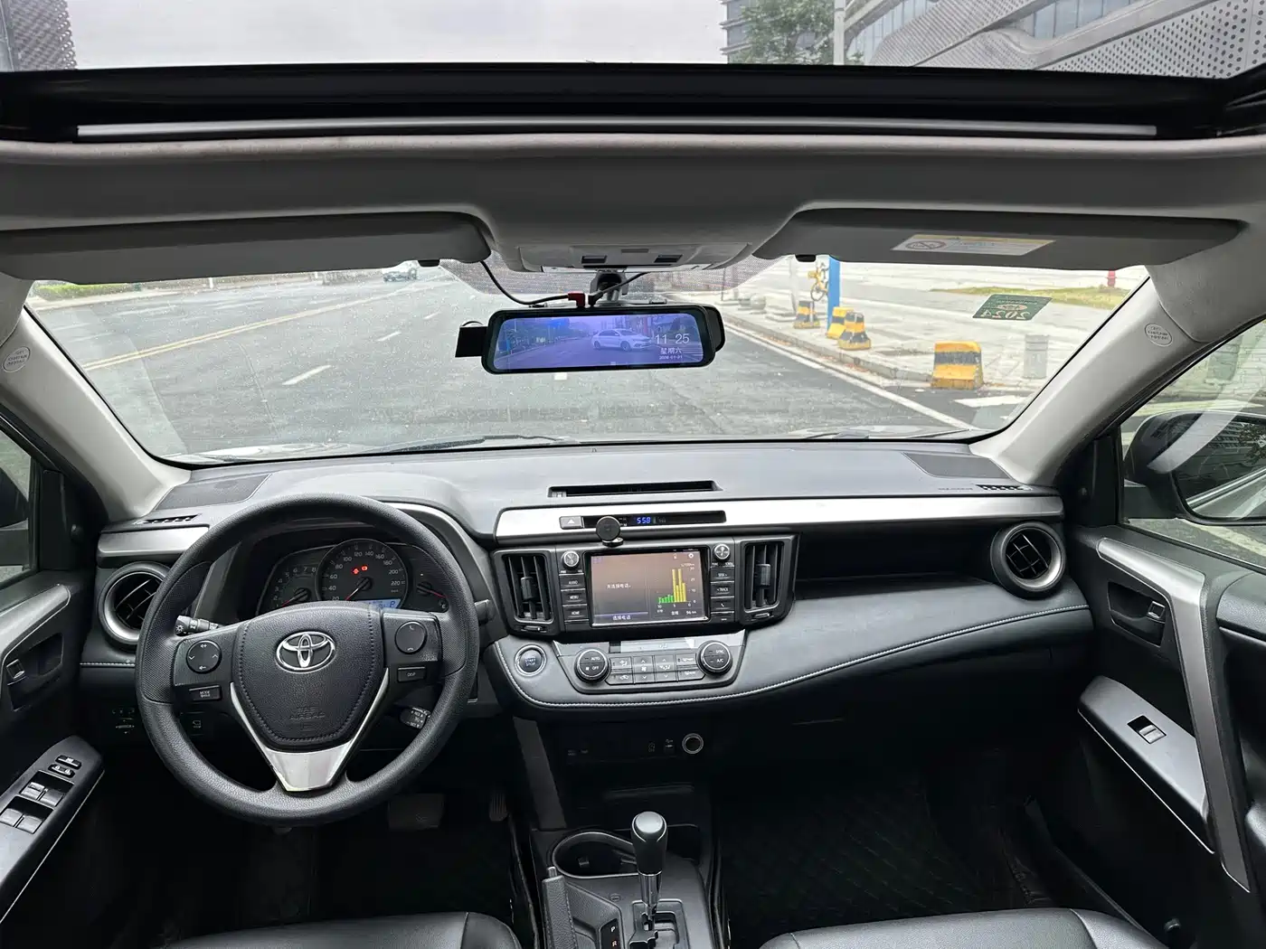 Toyota RAV4 Rongfang 2016 2.0L CVT 2WD Trend (China V) фото 5