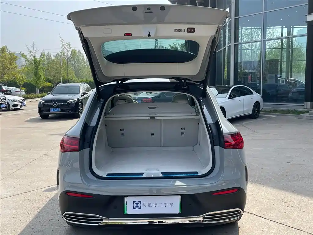 MERCEDES-BENZ EQE SUV