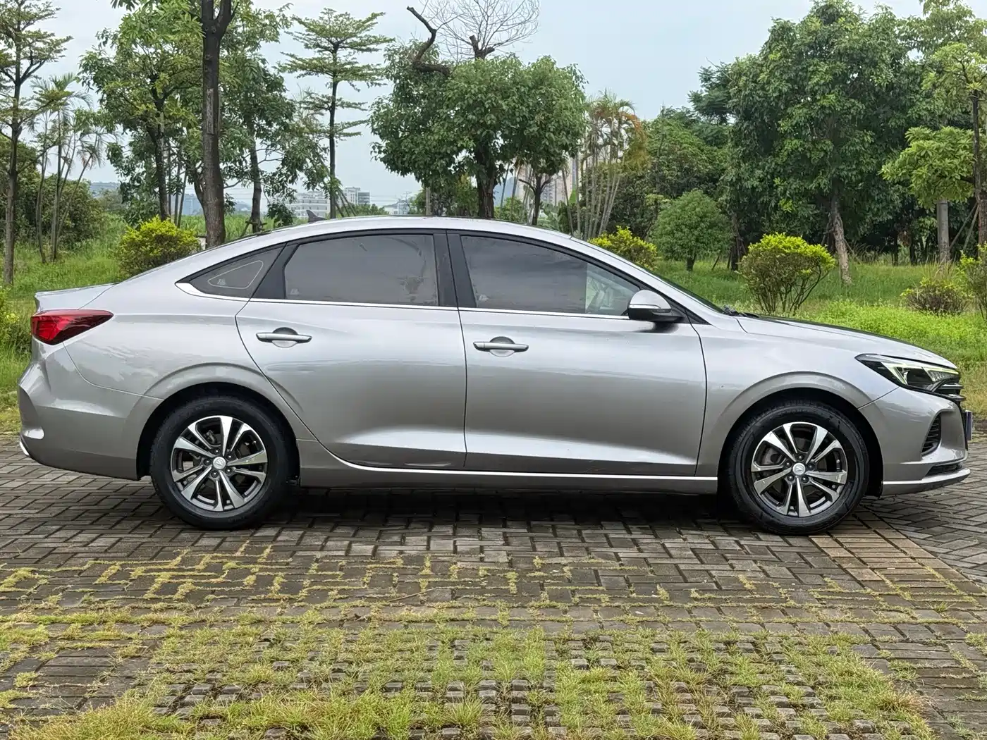 Фото 11 - Changan Eado