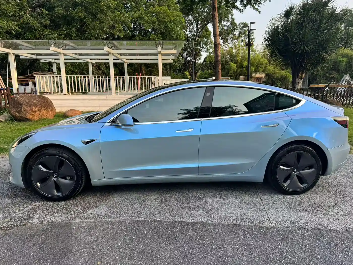 Tesla Model 3 (Import) 2019 2019 Long Range RWD Version