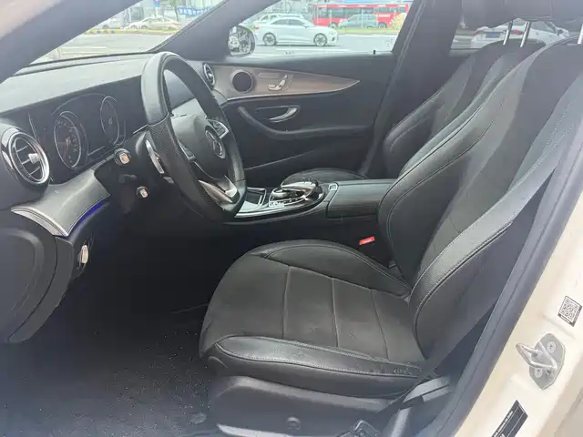Mercedes-Benz E-Class 2017 E 200 Sport 4MATIC — фото 4