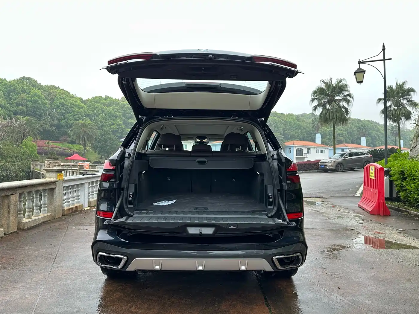 BMW X5 2025 Model xDrive 30Li Exclusive M Sport Blackout Package фото 23