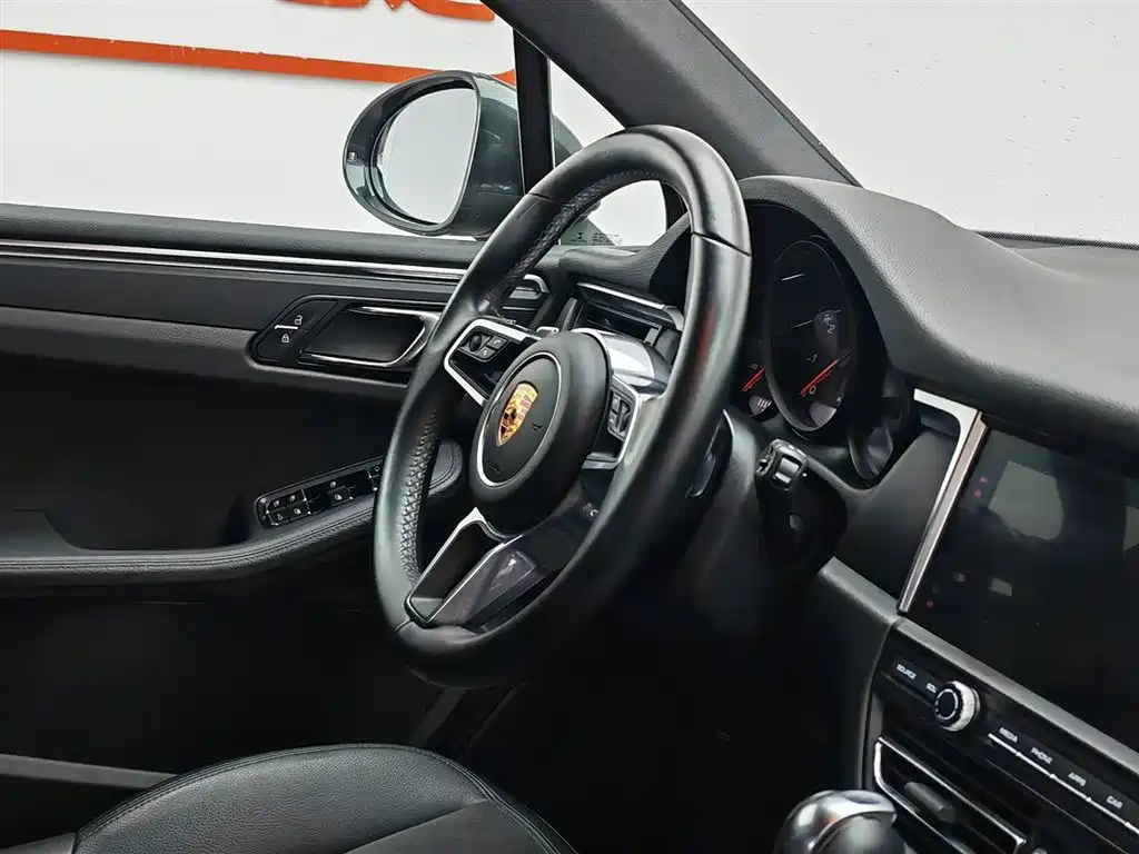 Porsche Macan 2020 Macan 2.0T фото 22