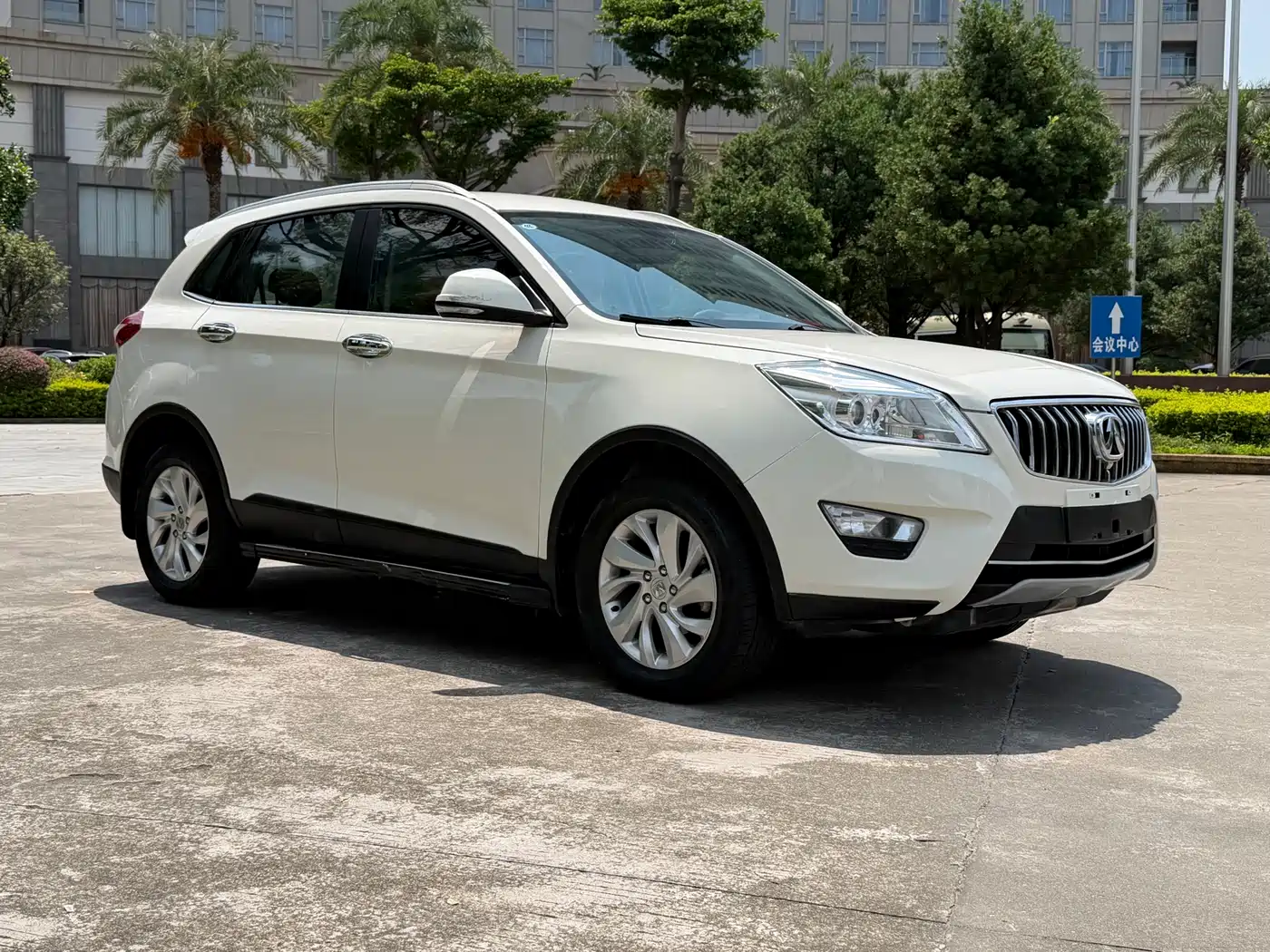 BAIC Weiwang S50 2017 2016 1.5T CVT Joy Elite