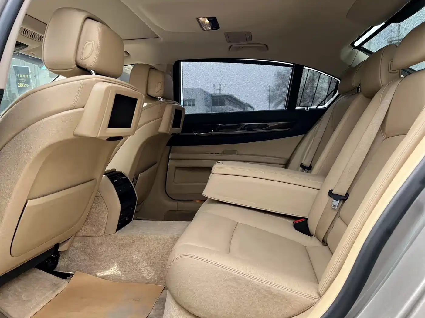 BMW 7 Series 2009 730Li Leading фото 12