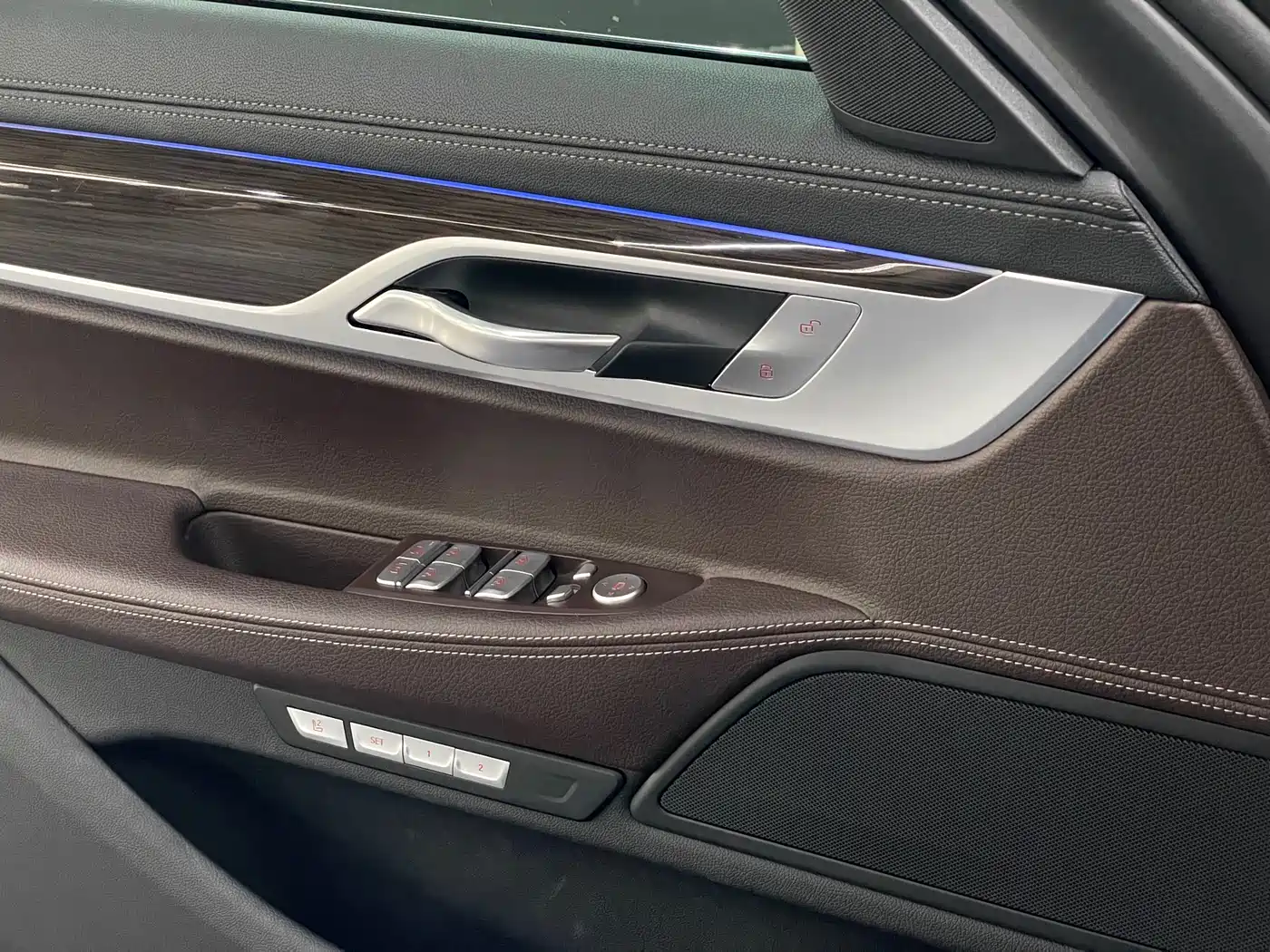 BMW 7 Series 2016 730Li Leading фото 22