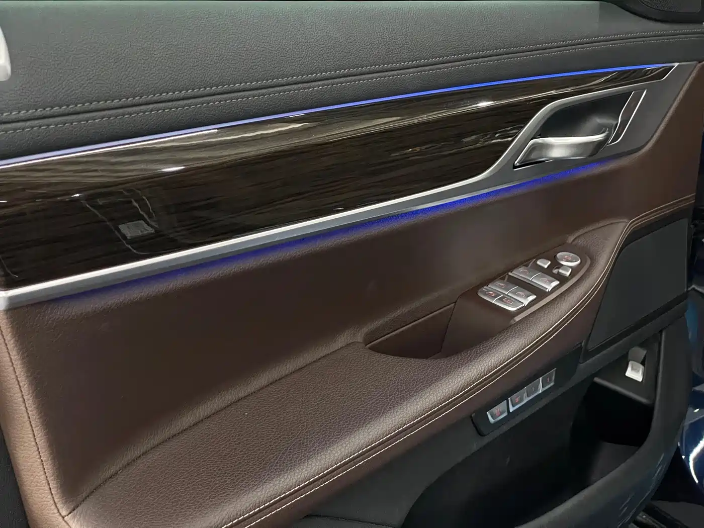 BMW 7 Series 2016 730Li Leading фото 21