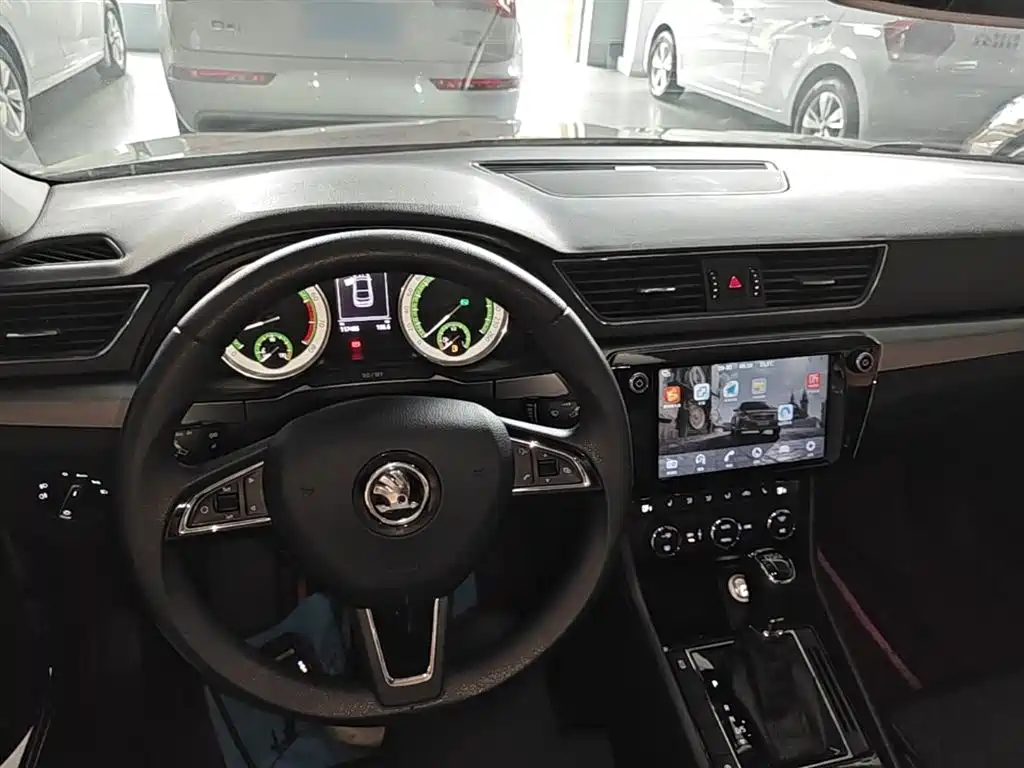 Škoda Superb 2019 TSI280 DSG Comfort Edition фото 10
