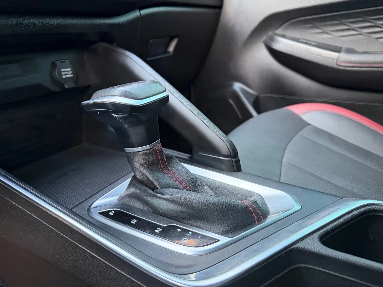 Фото 11 - Geely Vision X3