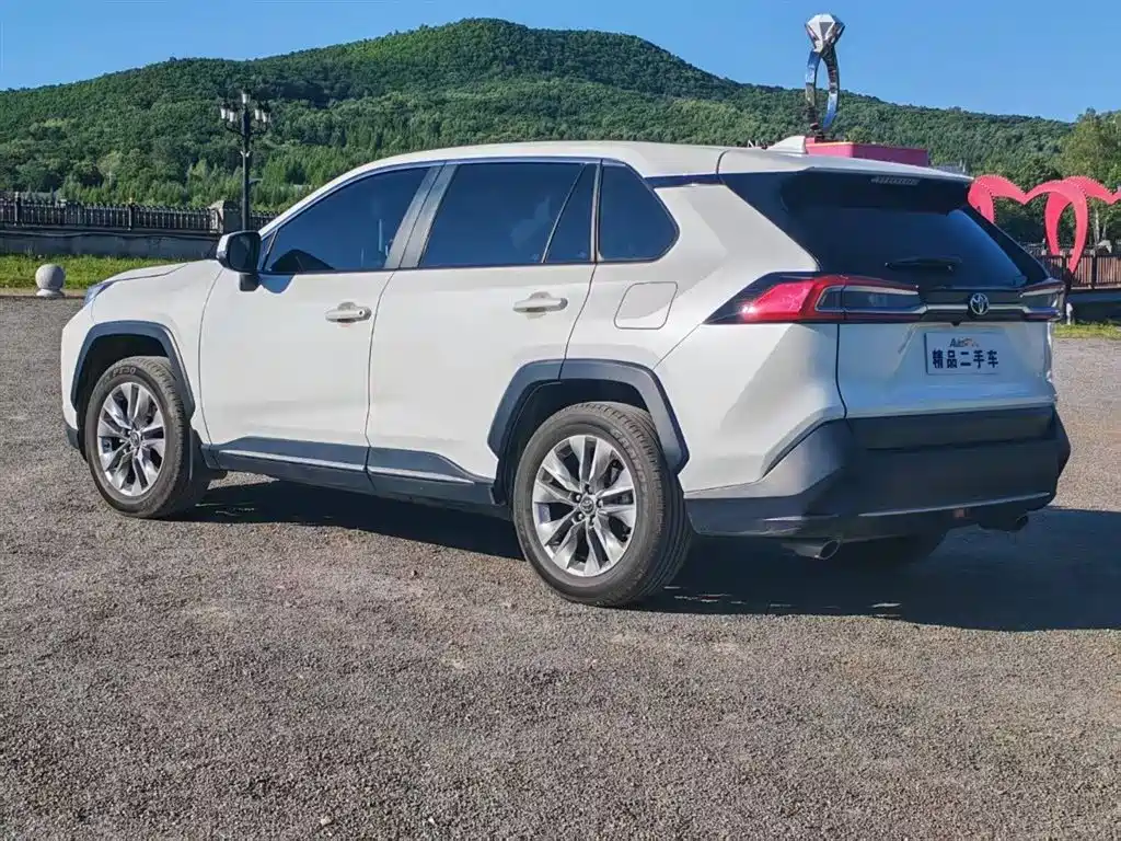 Toyota Wildlander 2022 2.0L CVT 4WD Knight Edition фото 5