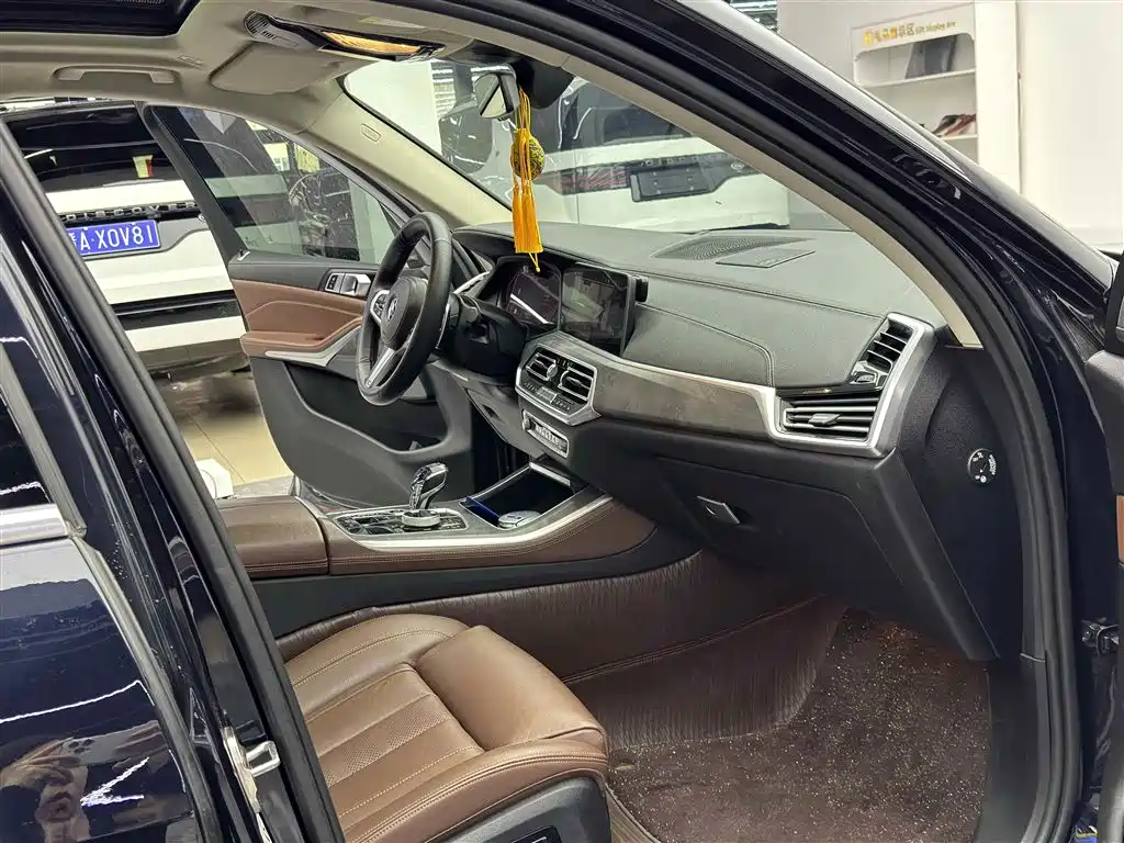 BMW X5 (Import) 2019 xDrive40i Exclusive M Sport Package фото 8