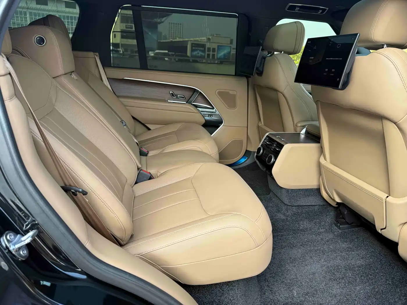 Land Rover Range Rover 2025 2025 3.0 L6 400PS Genesis Extended Wheelbase